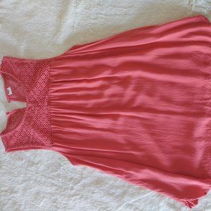 Sleeveless Top with lace neck detail